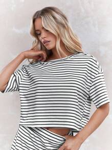 MISSGUIDED Bộ đồ hai mảnh mùa hè thường ngày Áo thun sọc tay ngắn Quần short Phối đồ mặc ở nhà Cổ tròn thoải mái Bộ đồ đồng bộ - trắng - Xem 3