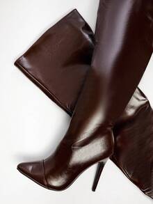 SHUZIA Giày bốt cao đến đùi đế xuồng màu nâu PU bán chạy nhất dành cho nữ, có gót nhọn - Gợi cảm & Thoải mái, Khóa kéo bên hông dễ dàng - Màu nâu Sô-cô-la - Xem 5