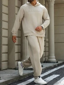 Manfinity Homme 男士加大码休闲通勤日常百搭字母压花插肩袖连帽衫和运动裤套装，秋季服装