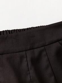 SHEIN Tall CURVE 加大码纯色阔腿优雅褶皱修身百搭短裤 - 黑色 - 查看 3