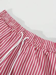 Manfinity EMRG 男士条纹短袖衬衫和短裤套装，衬衫有胸袋，配套条纹短裤有松紧腰带和侧袋，超大宽松版型，休闲街头风格，适合年轻男士，男朋友/丈夫礼物，情侣装男士条纹两件套男士条纹套装男士夏季套装男士条纹短款套装2件套男士短款套装 - 彩色 - 查看 3