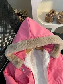 SHEIN 1 件婴儿女孩冬季时尚休闲街头风格粉色长袖连帽夹克，带白色毛皮衬里和卡其色毛皮饰边，适合学校和户外使用 - 玫紅色 - 查看 8