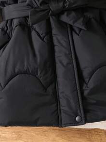 SHEIN 女童纯色连帽休闲羽绒服 冬季外套 女童冬季外套 女童黑色连帽外套 女童毛领冬季外套 女童系带外套 女童系带冬季外套 秋季 - 黑色 - 查看 8