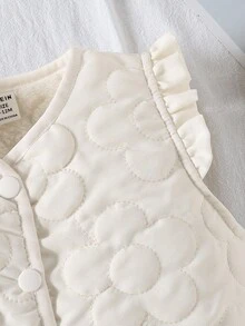 SHEIN Vintaside Kids 女婴绗缝背心，荷叶边装饰，保暖内衬，可爱舒适，适合室内外穿着，秋冬季节皆宜。 - 杏色 - 查看 6