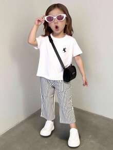 SHEIN 两件套女童夏季时尚简约街头风白色短袖T恤（胸前黑色刺绣装饰）和杏色条纹裤套装，适合日常上学穿着。 - 彩色 - 查看 3