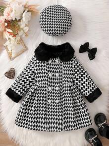 SHEIN Baby Girls' Faux Fur Collar Pearl Double-Breasted Long A-Line Coat, Paired With Matching Beret Hat. The A-Line Silhouette Is Simple Yet Elegant, Suitable For Babies Of Various Body Types. Whether For Daily Outings, Park Playtime, Or Casual Home Wear, Your Little Princess Will Shine Brightly. Fall Winter - Black and White - View 1