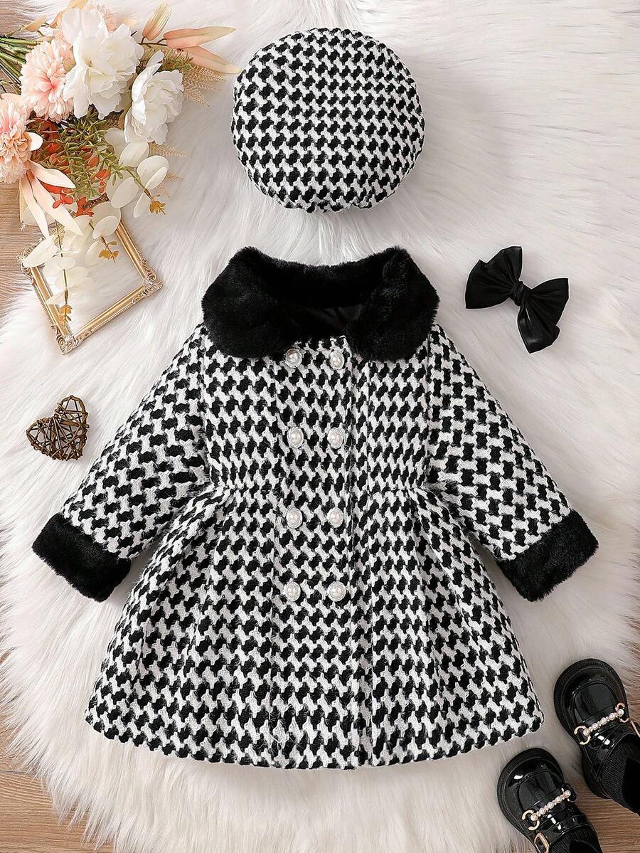 SHEIN Baby Girls' Faux Fur Collar Pearl Double-Breasted Long A-Line Coat, Paired With Matching Beret Hat. The A-Line Silhouette Is Simple Yet Elegant, Suitable For Babies Of Various Body Types. Whether For Daily Outings, Park Playtime, Or Casual Home Wear, Your Little Princess Will Shine Brightly. Fall Winter - Black and White - View 1