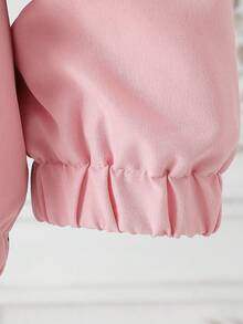 女童休闲连帽长袖保暖拉链外套，适合秋冬季节日常穿着、上学、户外活动、街头穿搭。