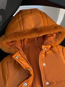 SHEIN 1 件婴儿女孩和男孩冬季时尚简约棕色长袖棉质连帽夹克，带棕色毛皮饰边，适合日常穿着 - 棕色 - 查看 5