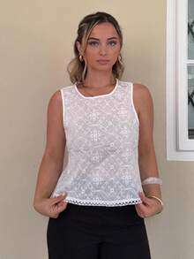 Jeta Ari 女式圆领拼接蕾丝后背不对称下摆纹理休闲假日衬衫 - 白色 - 查看 4