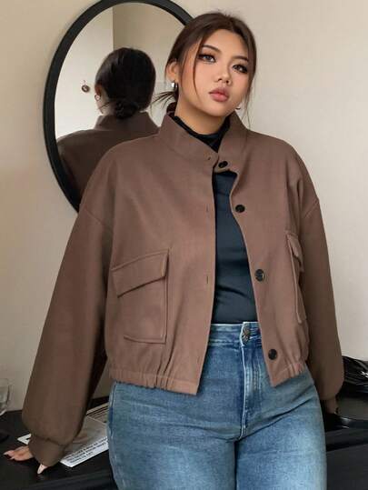 Dazy Plus 大码女式纯色立领口袋短款夹克，机车街头风格，春秋季