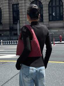 Strévra 女士秋季高领金属扣腰长袖毛衣