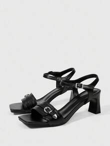 Sleekvia صنادل بكعب مربع أنيق وأنثوي باللون الأسود