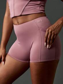 MISSGUIDED Set sport Contour din două piese, maiou scurt și pantaloni scurți de motociclist cu talie înaltă, pentru antrenament, yoga, fitness, alergare, modelare - Roz praf - Vizualizare 6