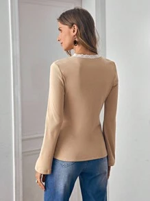 LanaWest 女式西部休闲圆领蕾丝边常规版型喇叭袖 T 恤 - 卡其色 - 查看 2