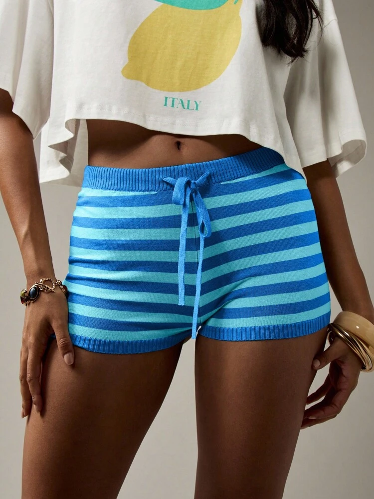 MISSGUIDED Short à cordon tricoté style rétro, taille haute, motif rayé côtelé. Short de plage d'été, de vacances, de détente casual