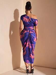 SHEIN BAE 大码女装秋冬时尚优雅约会派对黑色弹力针织舒适褶饰细节垂坠连衣裙不对称下摆开衩中长连衣裙、毕业礼服、女士生日礼服、开衩拼色扎染印花连衣裙、婚礼宾客礼服 - 紫色 - 查看 2