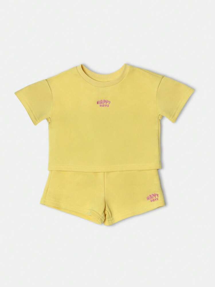 Bluza z krótkim rękawem w komplecie z pasującymi spodenkami