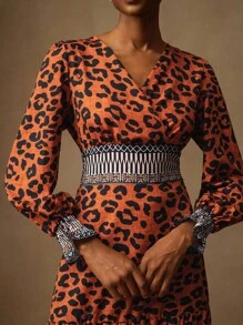 Vesra Rochie elegantă de damă cu imprimeu leopard și decolteu încrucișat - Maro - Vizualizare 3