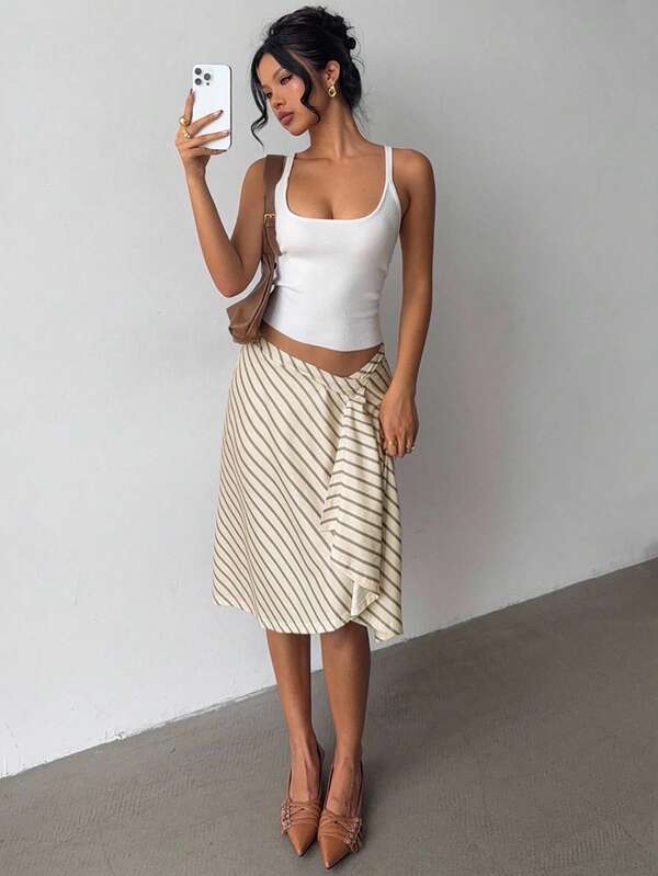 Aloruh Women's Fashionable & Elegant Yellow Striped Asymmetric Super Low Waist Striped Oblique Knee-Length Bodycon Flared Skirt, Suitable For Vacation & Daily Wear