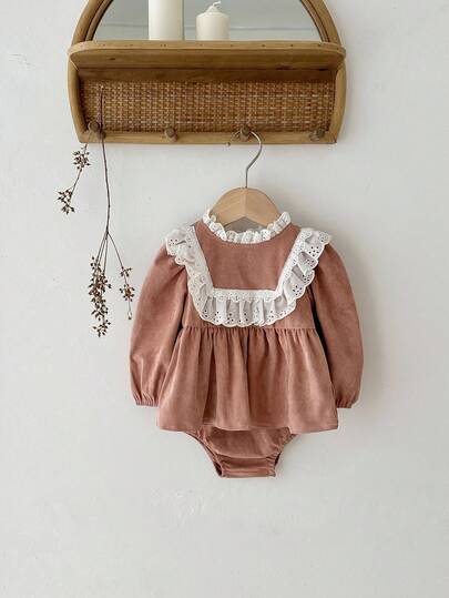 SHEIN 2pcs Baby Girls Casual Cute Floral Trim Corduroy Top And Shorts Set, Suitable For Autumn/Winter Outings, Parties, Photo Shoots