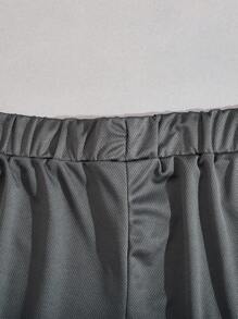 SHEIN 1 件青少年男孩字母贴花细节撞色饰边抽绳腰短裤，春季服装，青少年男孩服装