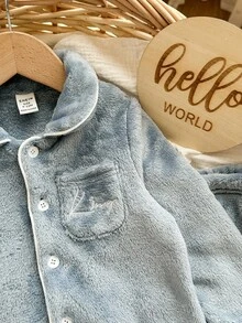 SHEIN مجموعة ملابس منزلية طويلة الأكمام ناعمة باللون الأزرق للأطفال الصغار 2 قطعة/طقم، ملابس شتوية يمكن ارتداؤها للجنسين، ملابس شتوية للأطفال - متعدد الألوان - مشاهدة 8