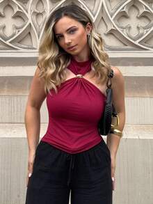 Jeta Ari Blusa sin mangas con cuello de pie y decoración de metal, blusa casual para ir y venir del trabajo y vacaciones de verano para mujeres - Burdeos - Ver 1