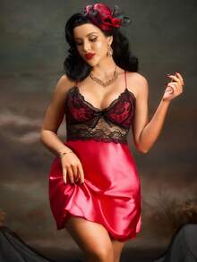 PinupPomp 法式性感蕾丝拼布缎面女士睡袍 - 酒紅色 - 查看 5