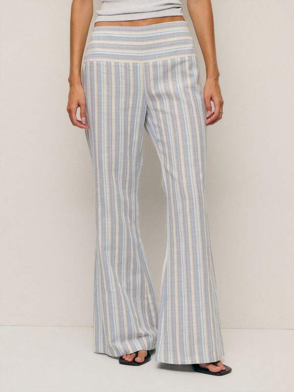  Nöista Blue And Grey Stripe Wide Leg Pants Are A Refreshing Update To Fall Women Clothes And Winter Pants. With A Flattering High-Rise Waist And Playful Pattern, They Pair Effortlessly With Fall Sweaters, Autumn Tops, Or Even Fairycore Looks For Versatile Seasonal Styling.