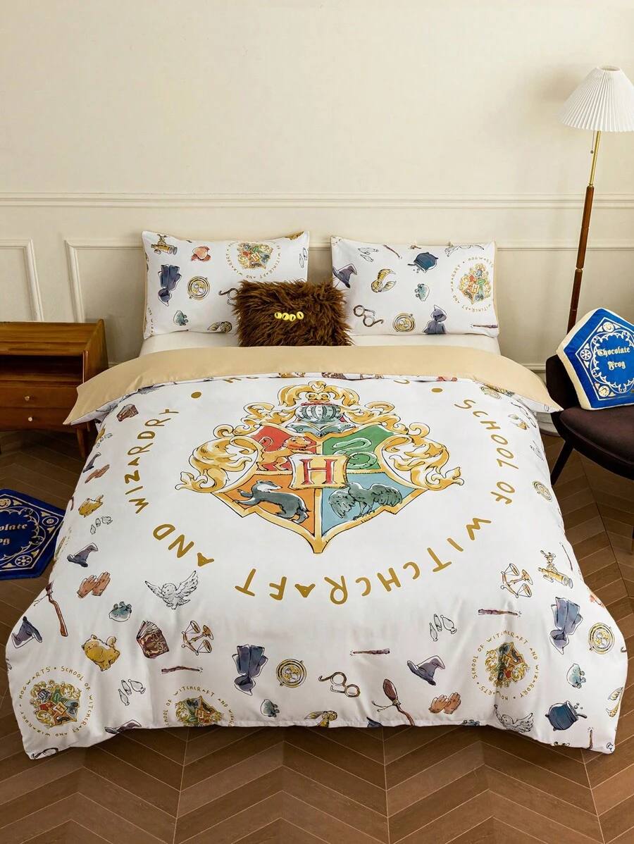 HARRY POTTER X SHEIN 3pcs Badge And Letter Printed Duvet Cover Set,Gifts,Suitable For Single Bed/Double Bed/Queen Bed/King Bed, Dormitory/Home,Back To School - Multicolor - View 1