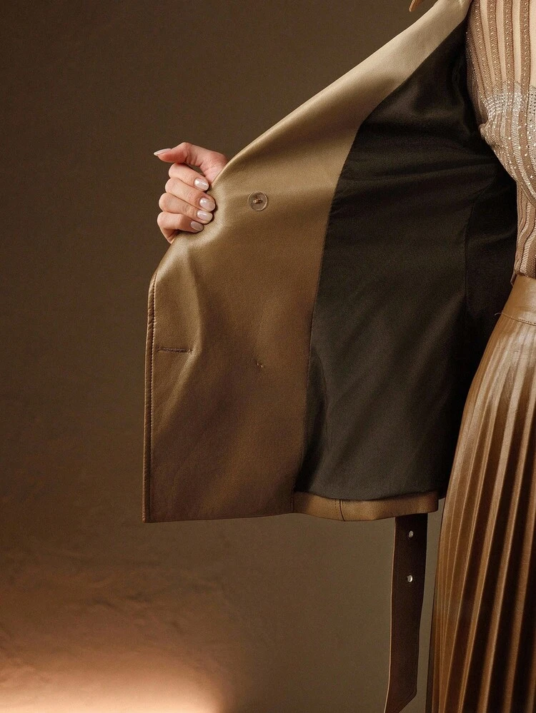 エレガントなヴィンテージオンブレPUレザージャケット、オーバーサイズの襟とベルト付き、ショート丈フィッテッドスタイル、秋冬