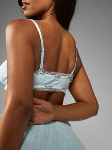 Missguided x Playboy 徽标镂空蕾丝文胸和内裤套装，带荷叶边装饰细节弹性品牌腰带内衣套装全覆盖文胸低腰内裤 - 淺藍色 - 查看 6