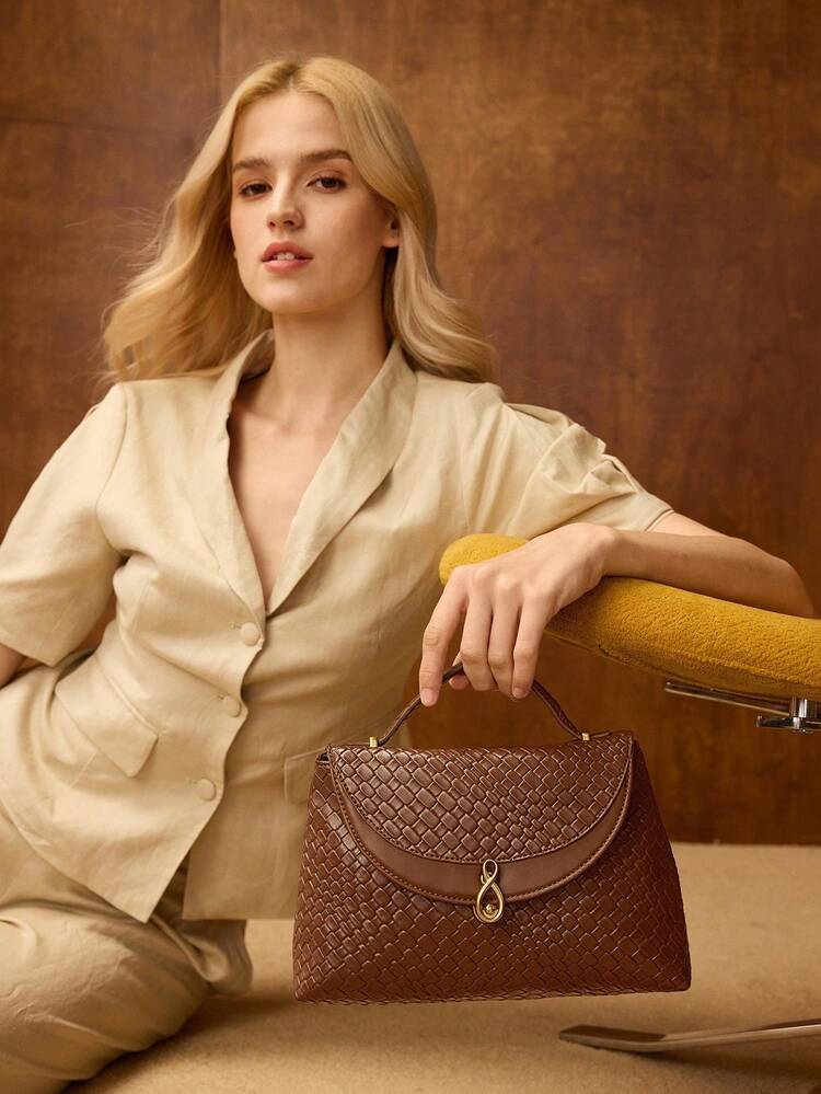 PU LEATHER CROCODILE PATTERN BUCKLE TOP HANDLE BAG