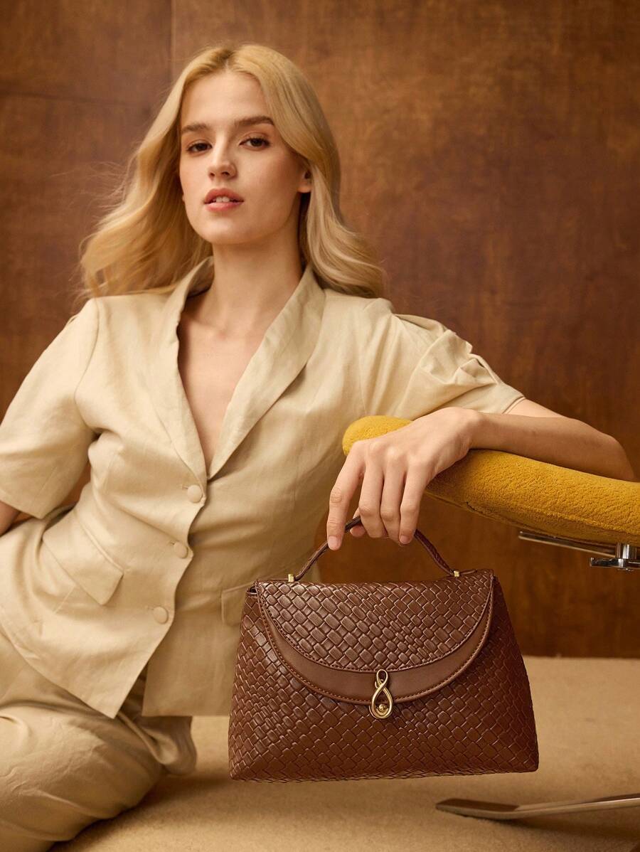 MOTF PREMIUM PU LEATHER CROCODILE PATTERN BUCKLE TOP HANDLE BAG - Coffee Brown - View 2