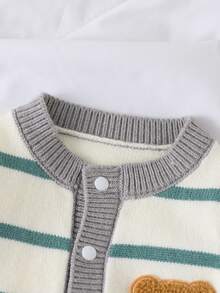 SHEIN Vintaside Kids رومبير أطفال رضع ذكور عصرية وجذابة متعددة الاستخدامات مزينة بخطوط ملونة مصنوعة من الأقمشة المحبوكة - أخضر - مشاهدة 4