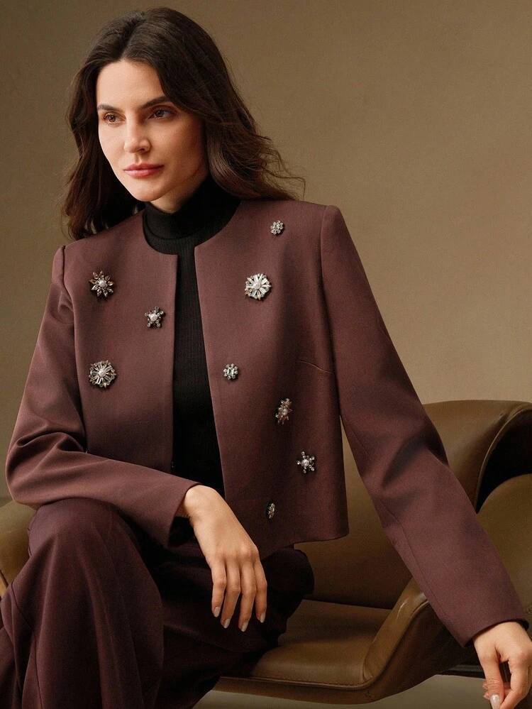 Chaqueta de línea H con cuello redondo, decorada con bordado 3D y cristales de unicolor