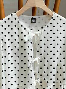 SHEIN EZwear 秋冬季女士休闲可爱圆领波点印花蝴蝶结娃娃衫下摆泡泡袖宽松开襟衬衫，时尚百搭。