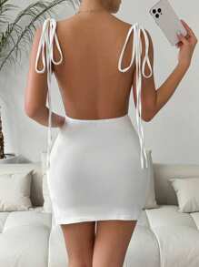 Zolique 围脖领褶皱高开叉露背细肩带连衣裙腰带迷你短款女装 - 白色 - 查看 2