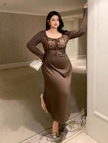 Dazy Plus Vestido Longo de Festa Plus Size para Mulheres com Manga Longa, Elástico de Renda em Contraste de Cor Sólida, Outono - Castanho - Visão 4