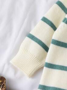 SHEIN Vintaside Kids رومبير أطفال رضع ذكور عصرية وجذابة متعددة الاستخدامات مزينة بخطوط ملونة مصنوعة من الأقمشة المحبوكة - أخضر - مشاهدة 3