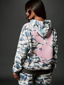 Missguided x Playboy 淡彩迷彩印花连帽衫，带兔子标志，抽绳，超大号休闲家居服，秋冬街头时尚宣言 - 彩色 - 查看 2