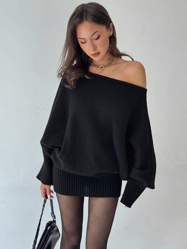 Aloruh Y2K Style Versatile Asymmetric Shoulder Black Long Sleeve Fitted Waist Bodycon Sweater Dress, Casual/Commute, Vintage American Aesthetic In Fall/Winter