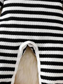 SHEIN جمبسوت قطعة واحدة للأطفال الرضع بتصميم الدب مع خطوط متباينة، ملابس كاجوال مناسبة للخروجات والمنزل، مناسبة لفصلي الربيع والخريف، جمبسوت مخططة للأطفال الرضع، جمبسوت مخططة للأطفال الرضع، جمبسوت محبوكة للأطفال الرضع في فصلي الخريف والشتاء