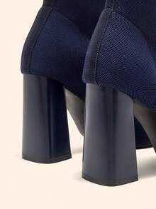 CUCCOO BASICS 女士高跟粗跟尖头弹力针织中筒靴，适合圣诞节穿着 - 藏蓝色 - 查看 4