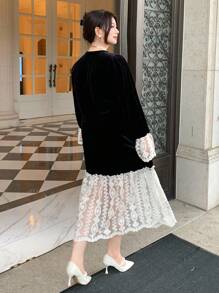 Dazy Plus Christmas Plus Size Women's V-Neck Velvet & Lace Patchwork Flare Sleeve Bodycon Party Dress, Spring/Autumn