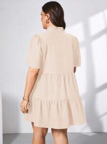 SHEIN Essnce Váy ngắn màu đen tay ngắn cổ chữ V, thời trang xuân hè rộng rãi thoải mái cho nữ cỡ lớn, trang phục mùa hè cho nữ, váy thanh lịch cho nữ, váy đi biển cho nữ, phong cách quý tộc cổ điển cho nữ, trang phục đi nhà thờ cho nữ, trang phục công sở, váy đi làm, trang phục ăn trưa cho nữ, váy bầu, tiệc mừng em bé - Màu be - Xem 2