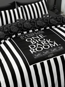 Beetlejuice X SHEIN Slogan & Striped Print Bedding Set - Black and White - View 4