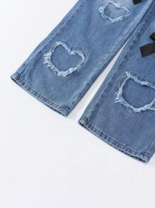 SHEIN ChillGRL Denimly 年轻女孩复古时尚街头风格松紧腰纽扣前拉链黑色蝴蝶结装饰爱心贴片刺绣牛仔裤，加大码 - 中等水洗藍 - 查看 8
