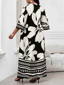 SHEIN Lady 春夏秋冬加大码V领黑色梭织宽松袖经典黑白撞色印花加大码睡袍连衣裙 - 黑與白 - 查看 2